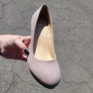 cl by laundry nilah platform pump